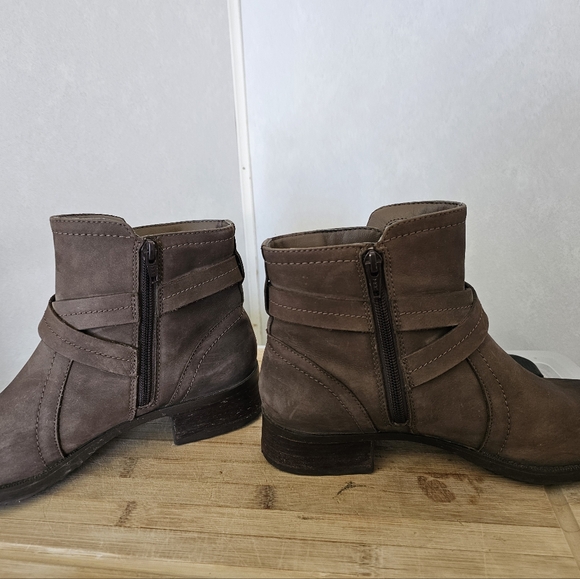 Cobb Hill Ladies Ankle Boots 👢 - Picture 9 of 11